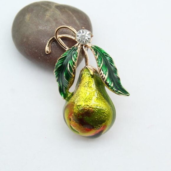 Pear 🍐 brooch pin hand painted - Picture 1 of 5